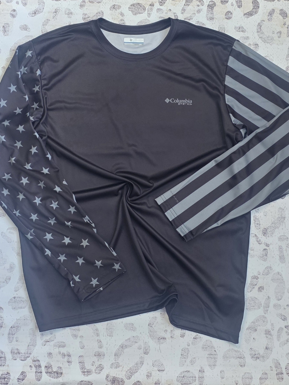 Columbia Men's Black Long Sleeve Flag Print Performance Tee
